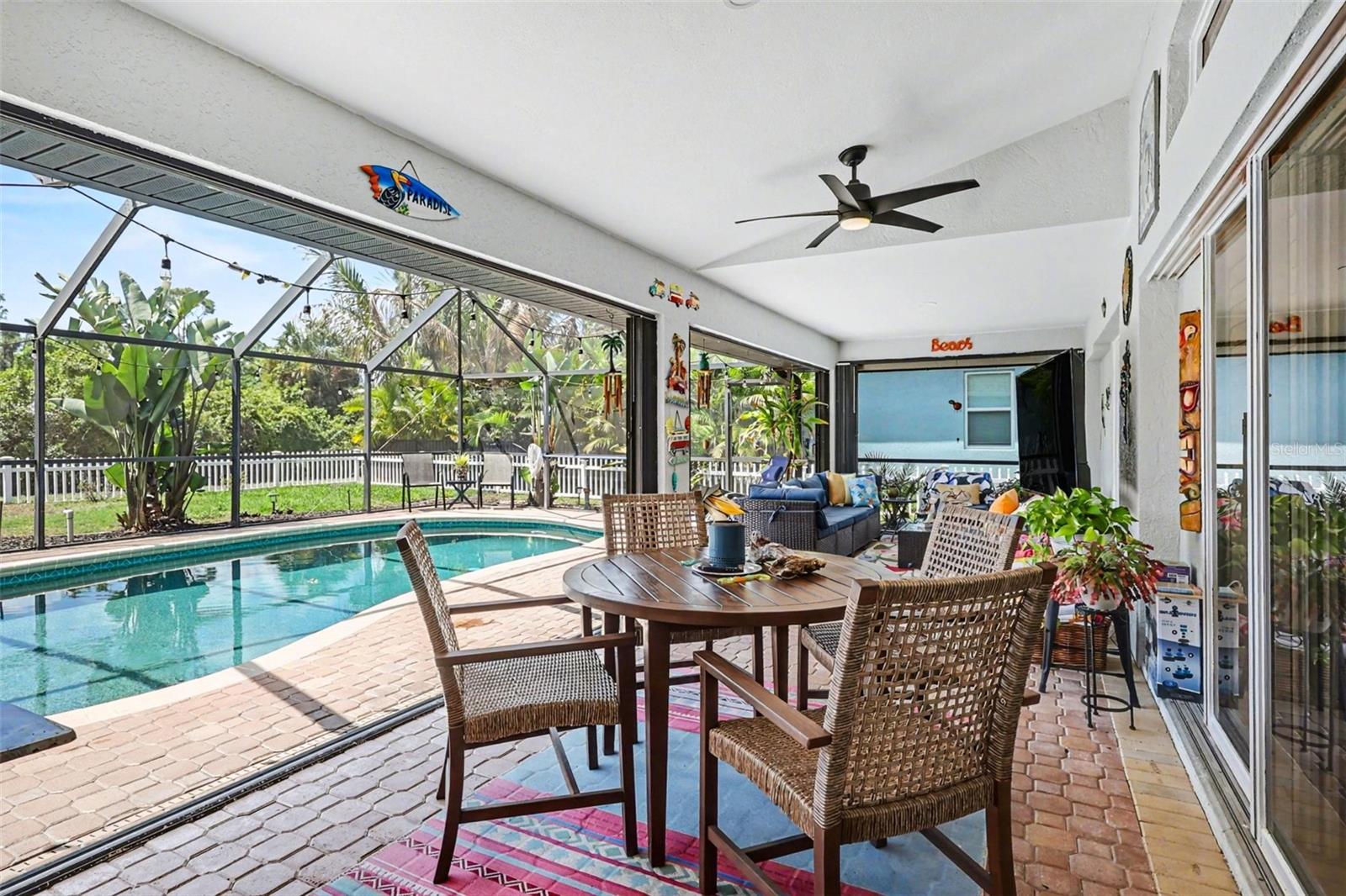 Image 28 of 39 For 301 Gold Tree