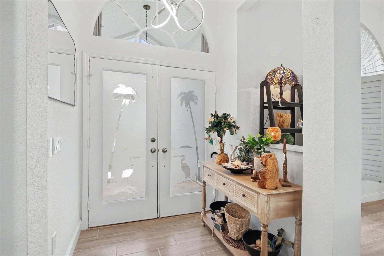 Image 3 of 39 For 301 Gold Tree