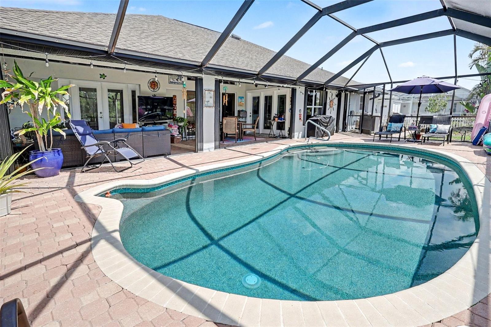 Image 30 of 39 For 301 Gold Tree