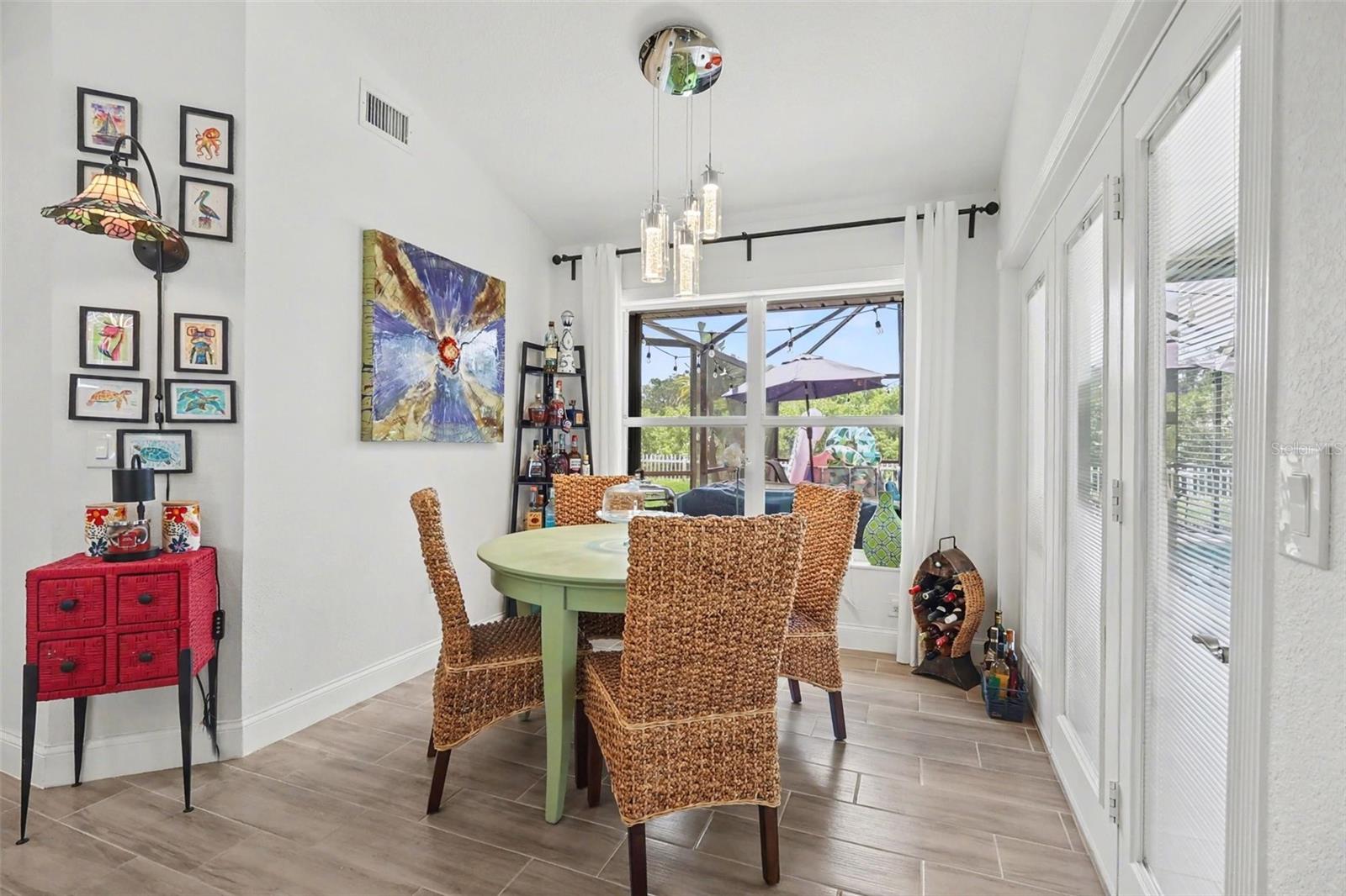 Image 8 of 39 For 301 Gold Tree