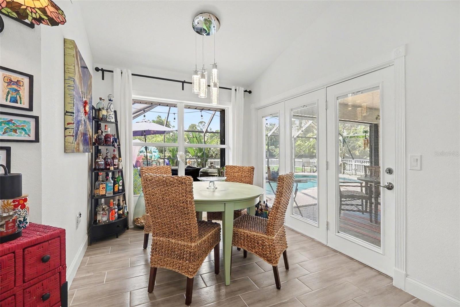 Image 9 of 39 For 301 Gold Tree