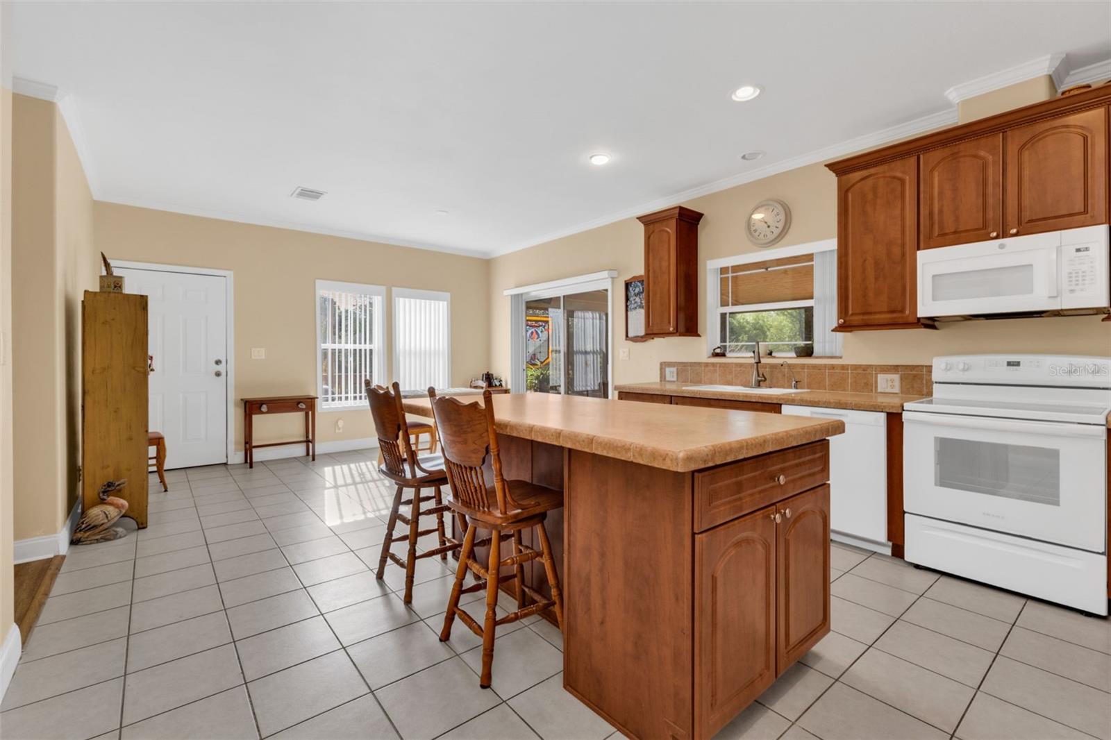 Image 13 of 68 For 7392 Swiss Boulevard