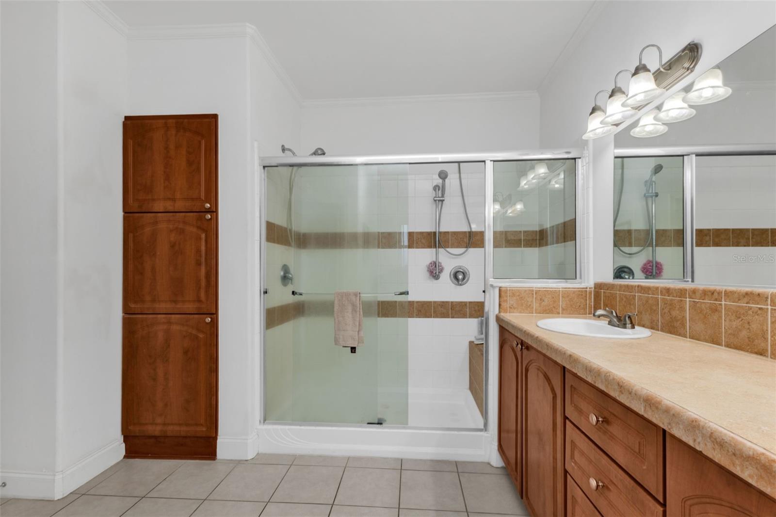 Image 31 of 68 For 7392 Swiss Boulevard