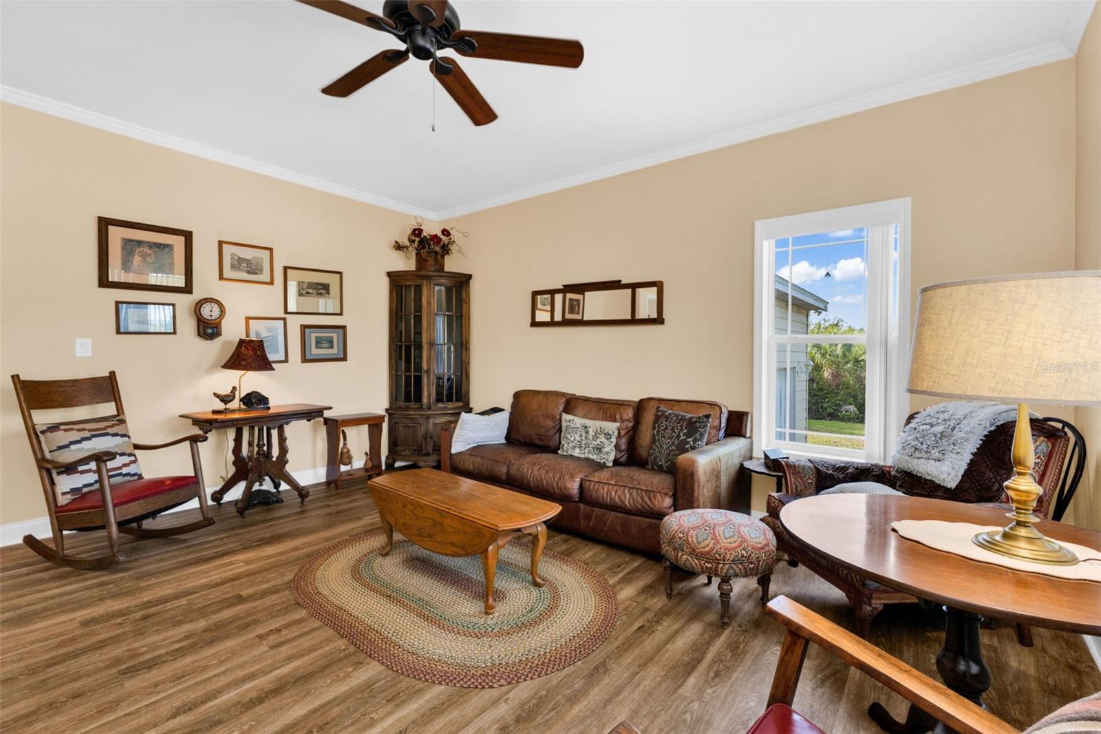 Image 5 of 68 For 7392 Swiss Boulevard