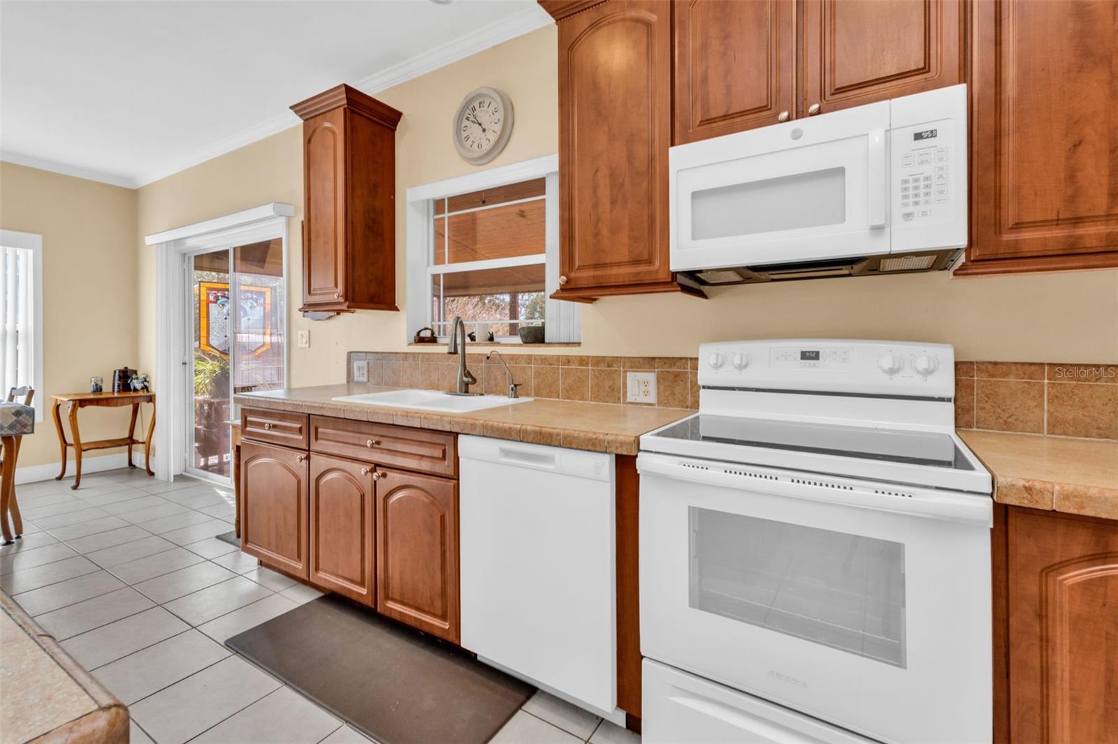 Image 9 of 68 For 7392 Swiss Boulevard