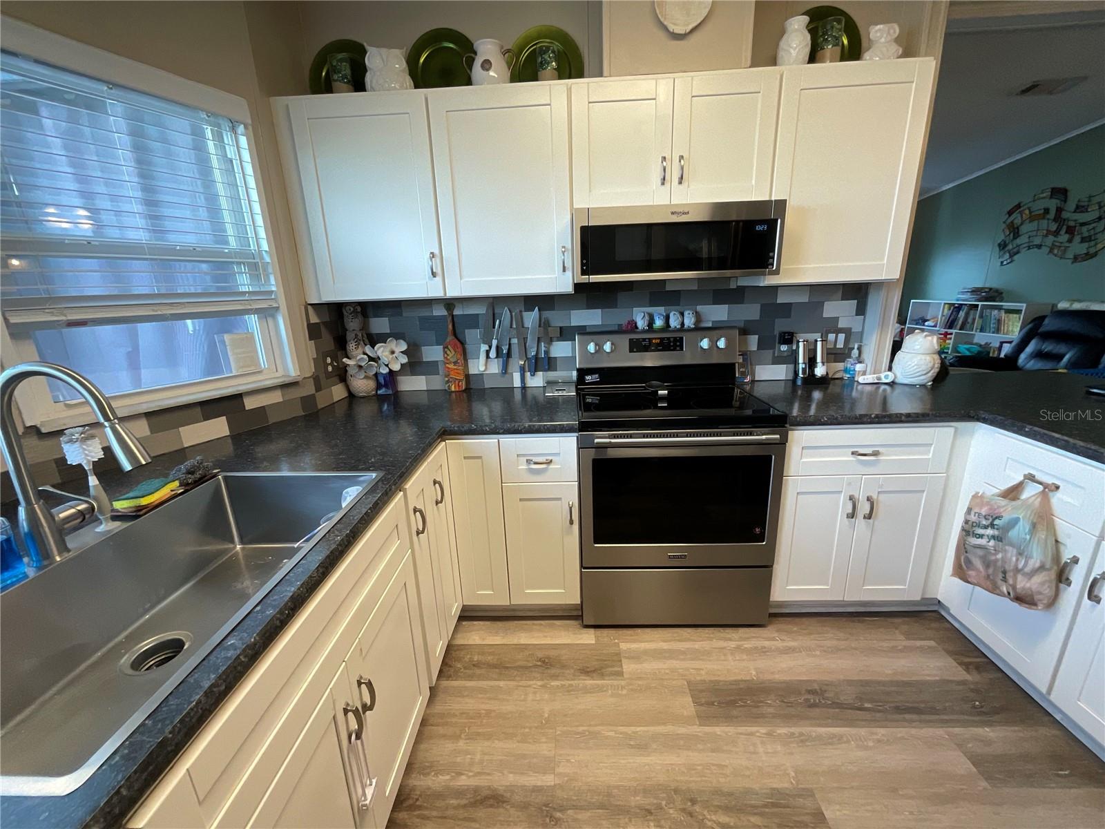 Image 11 of 45 For 6710 36th Avenue E 346