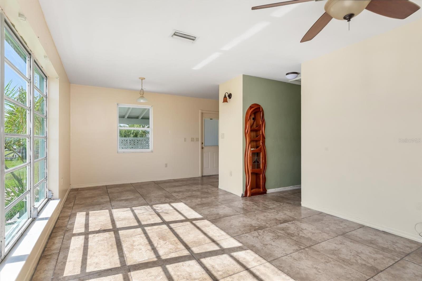 Image 7 of 46 For 3107 Easy Street