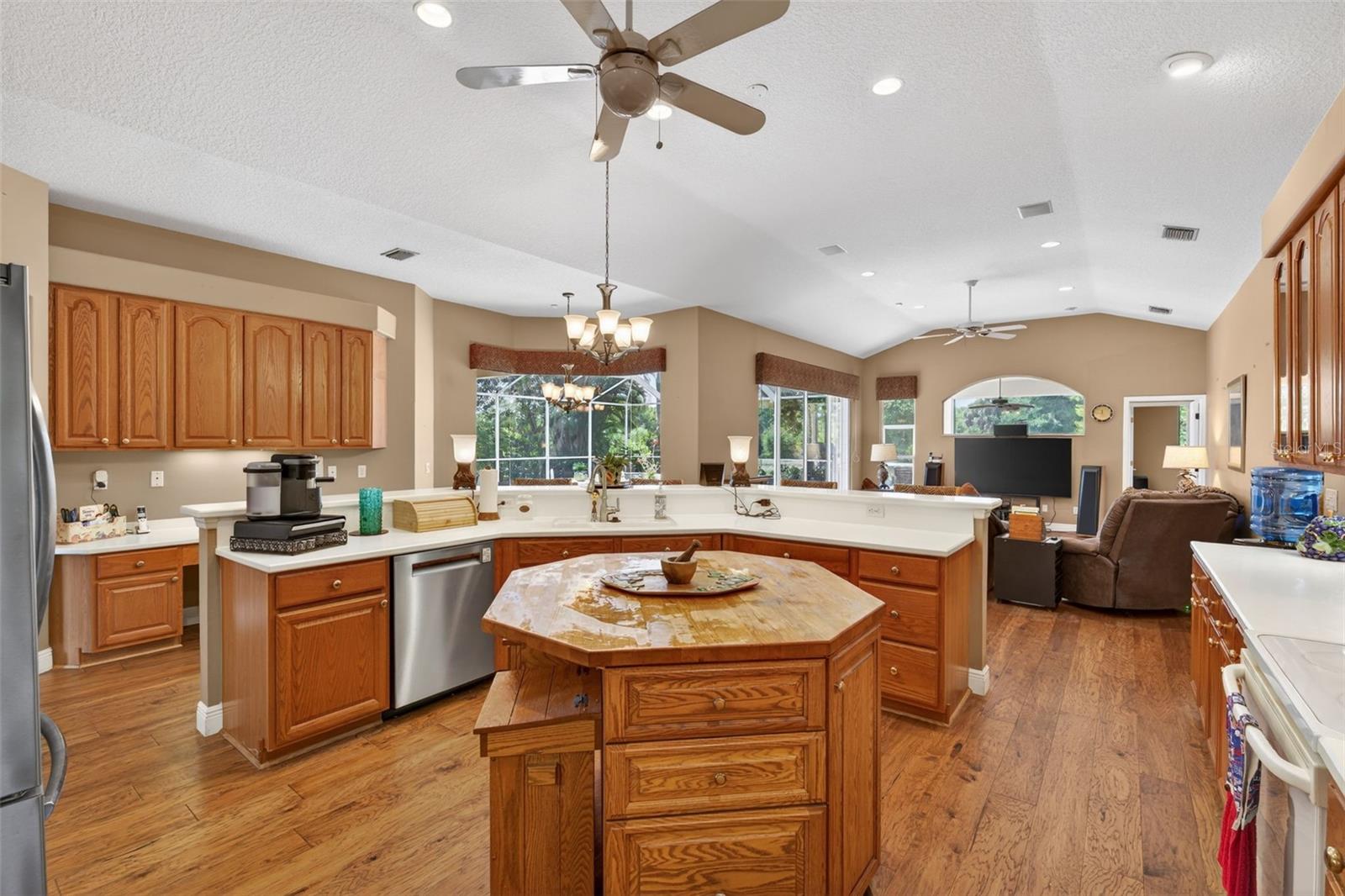 Image 22 of 60 For 4940 Bridgehampton Boulevard