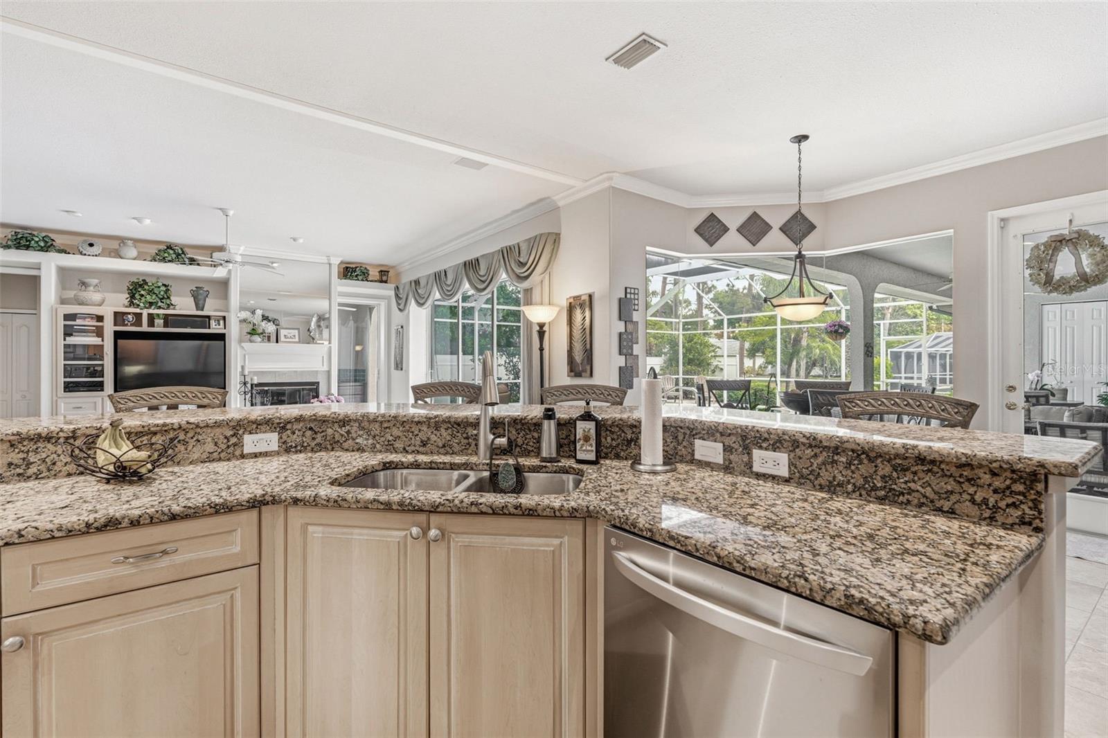 Image 16 of 62 For 23322 Duchess Avenue