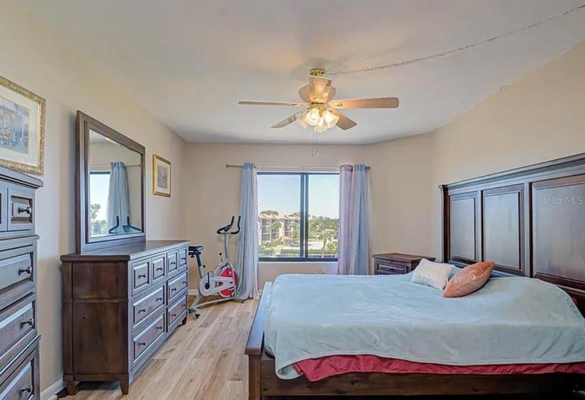 Image 13 of 46 For 25188 Marion Avenue E306