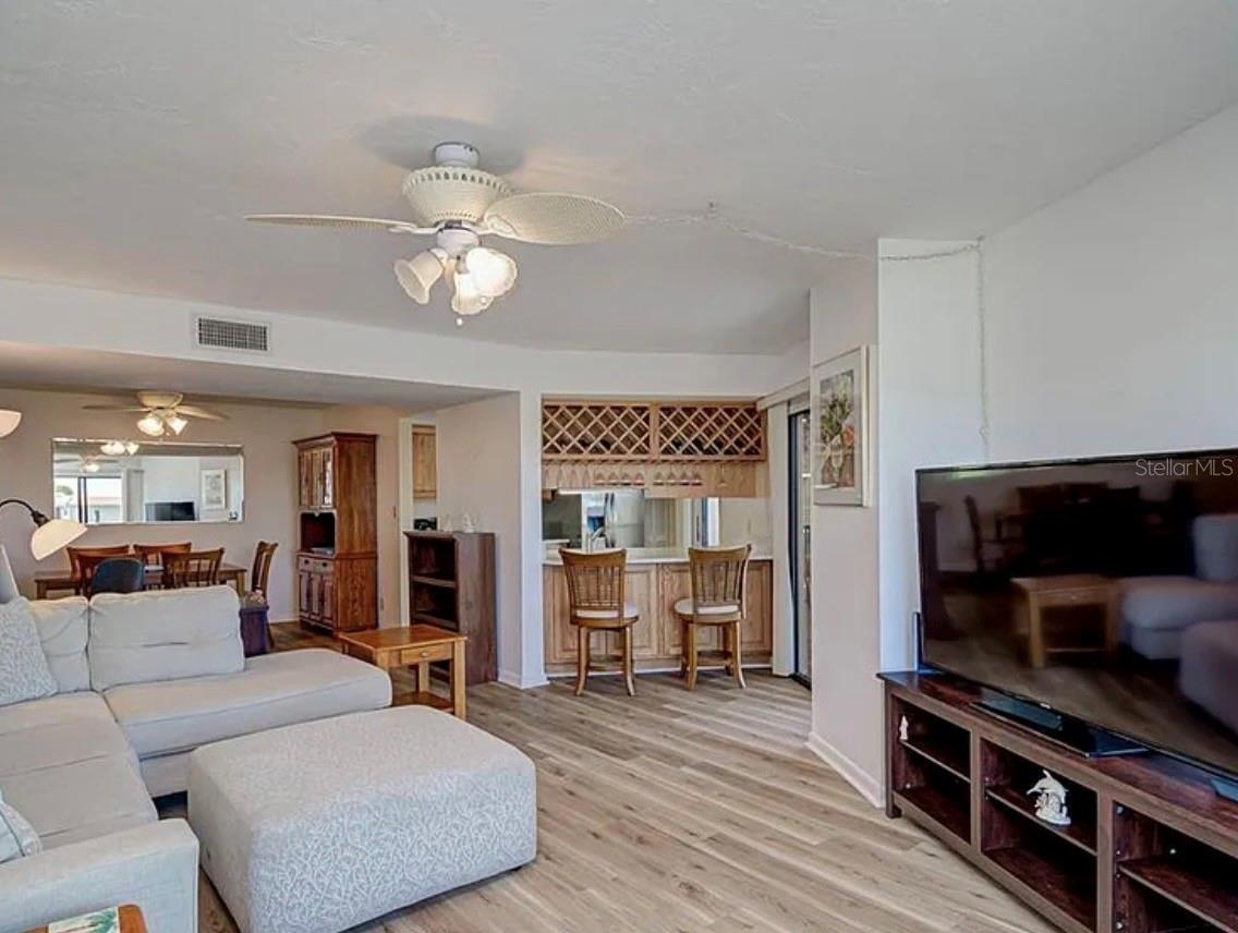 Image 8 of 46 For 25188 Marion Avenue E306