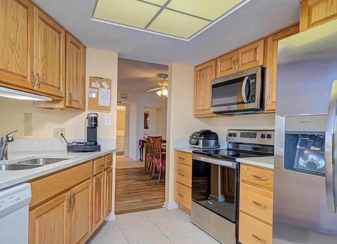 Image 9 of 46 For 25188 Marion Avenue E306