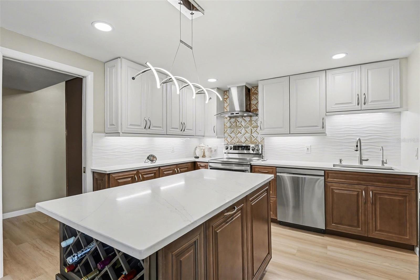 Image 10 of 51 For 1 Colony Point Drive A7