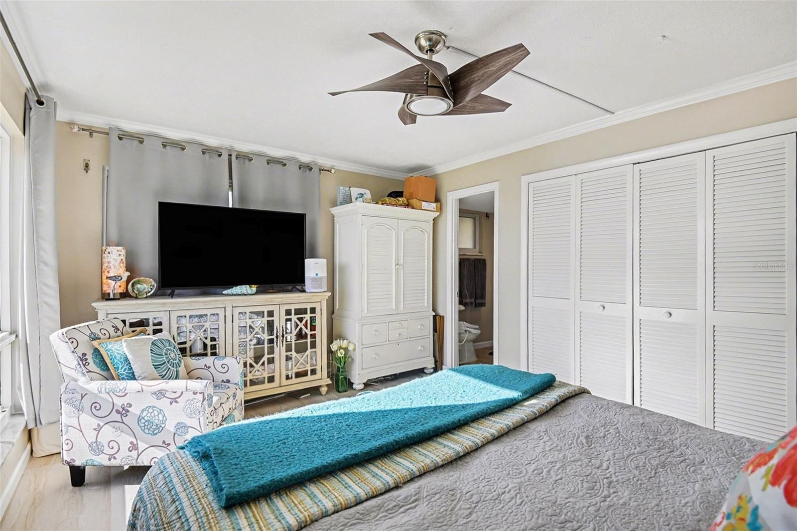 Image 26 of 51 For 1 Colony Point Drive A7