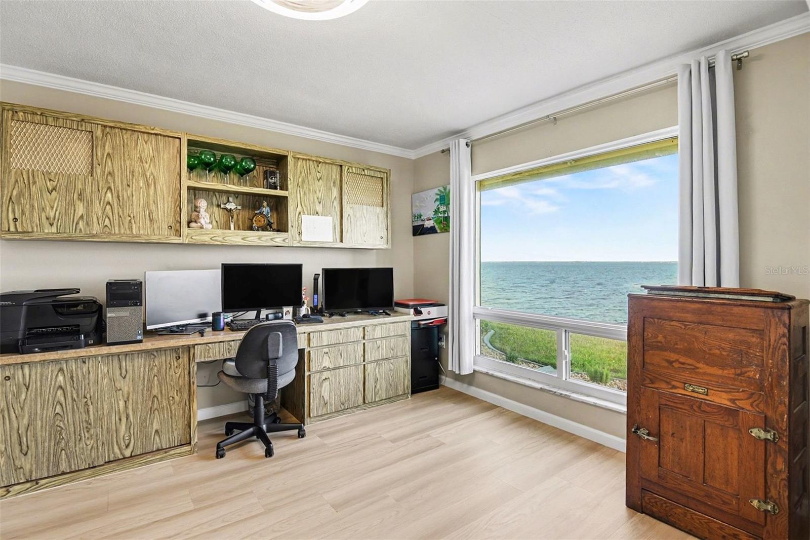 Image 27 of 51 For 1 Colony Point Drive A7