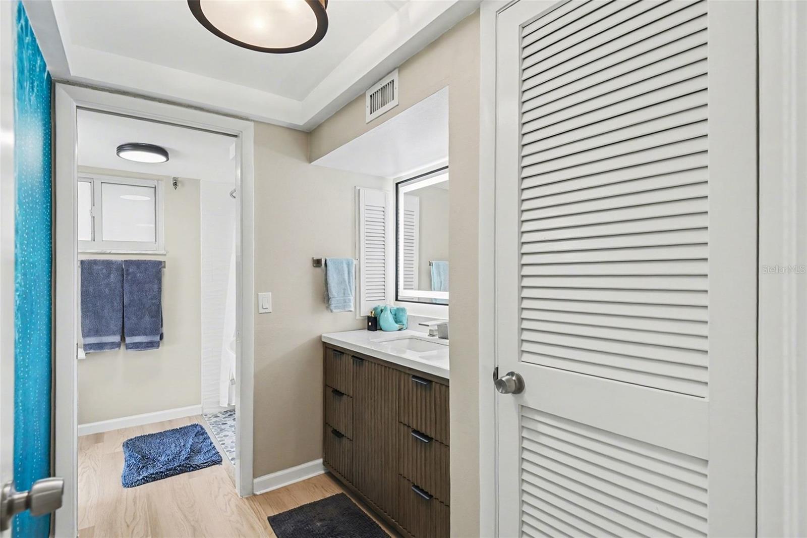 Image 30 of 51 For 1 Colony Point Drive A7