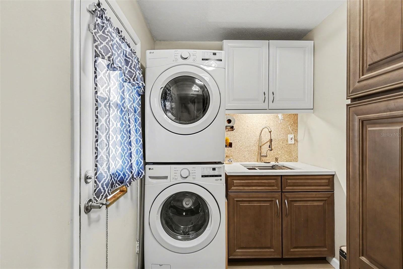 Image 33 of 51 For 1 Colony Point Drive A7