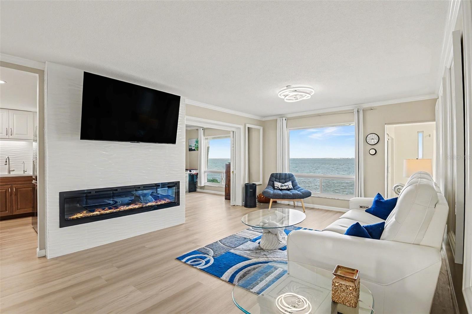 Image 4 of 51 For 1 Colony Point Drive A7