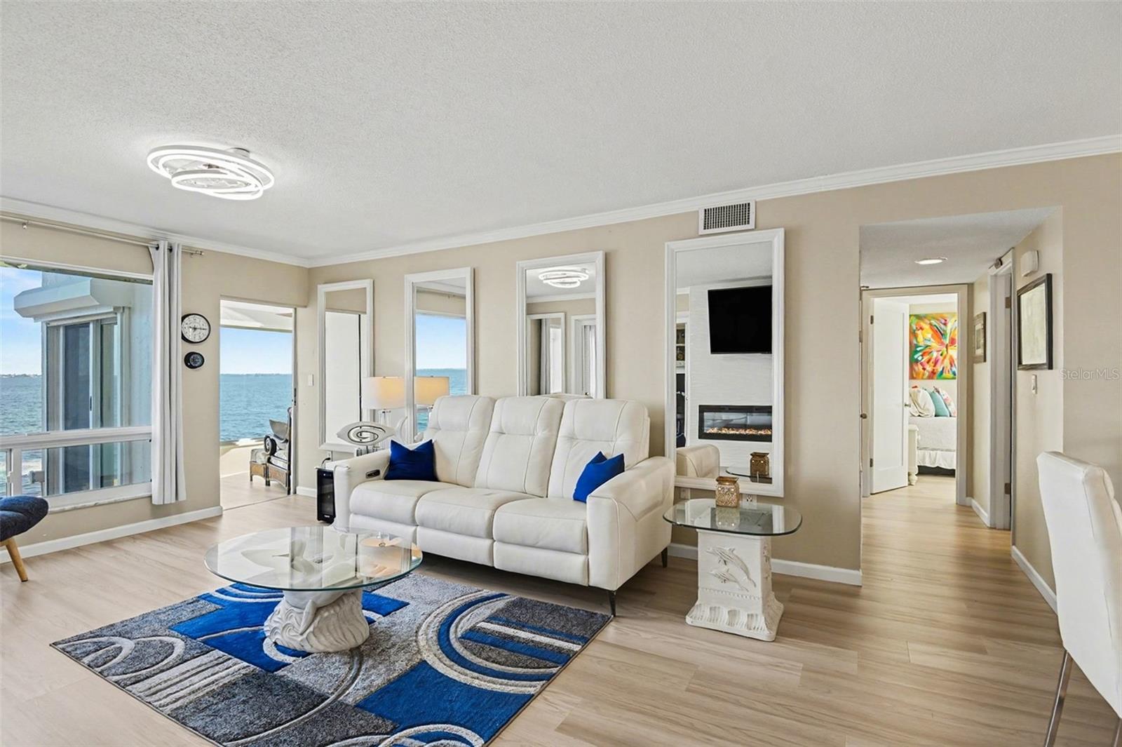 Image 7 of 51 For 1 Colony Point Drive A7