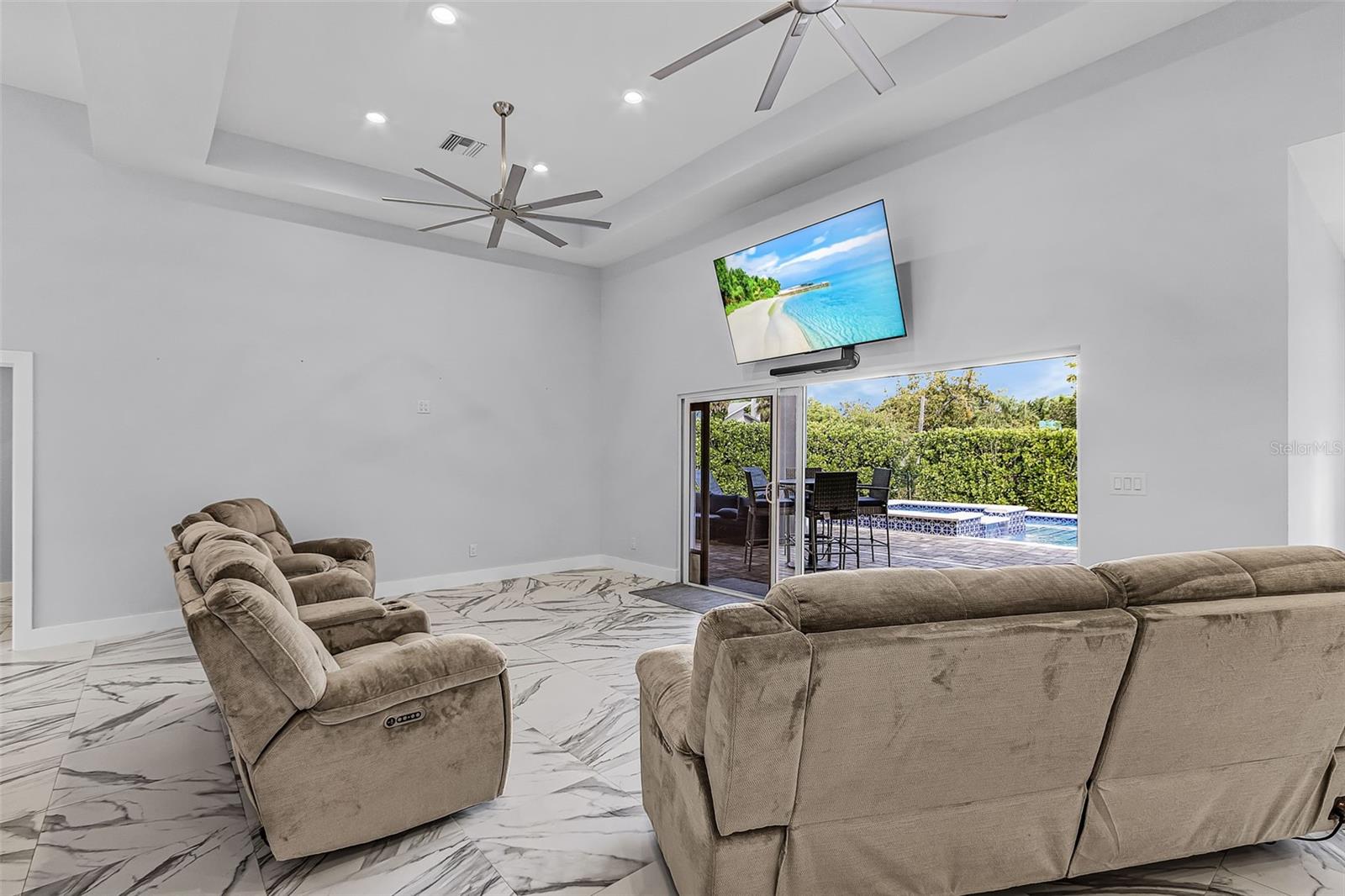 Image 13 of 50 For 1275 Carlene Avenue