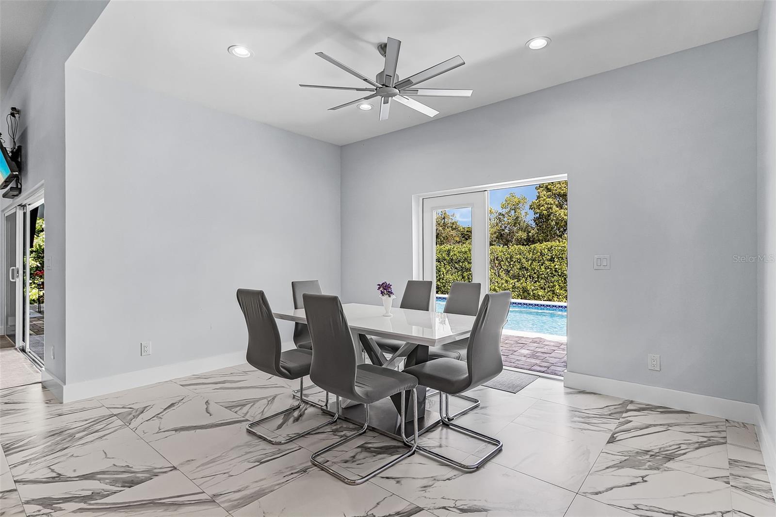 Image 21 of 50 For 1275 Carlene Avenue