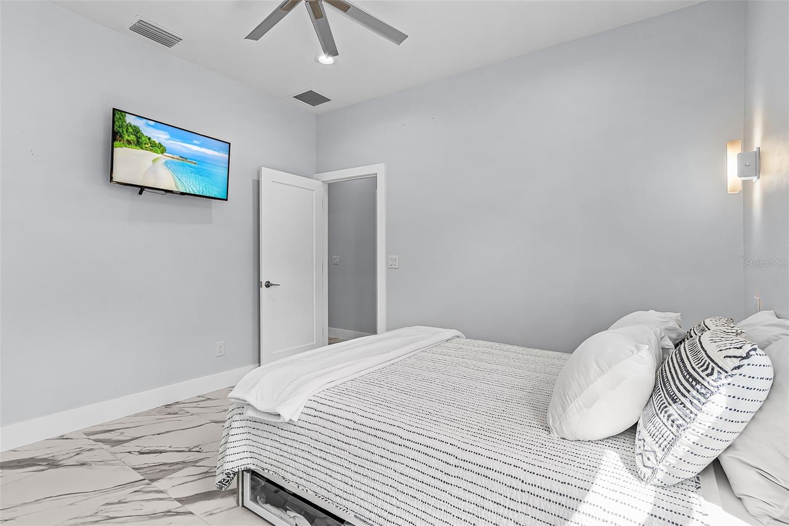 Image 23 of 50 For 1275 Carlene Avenue