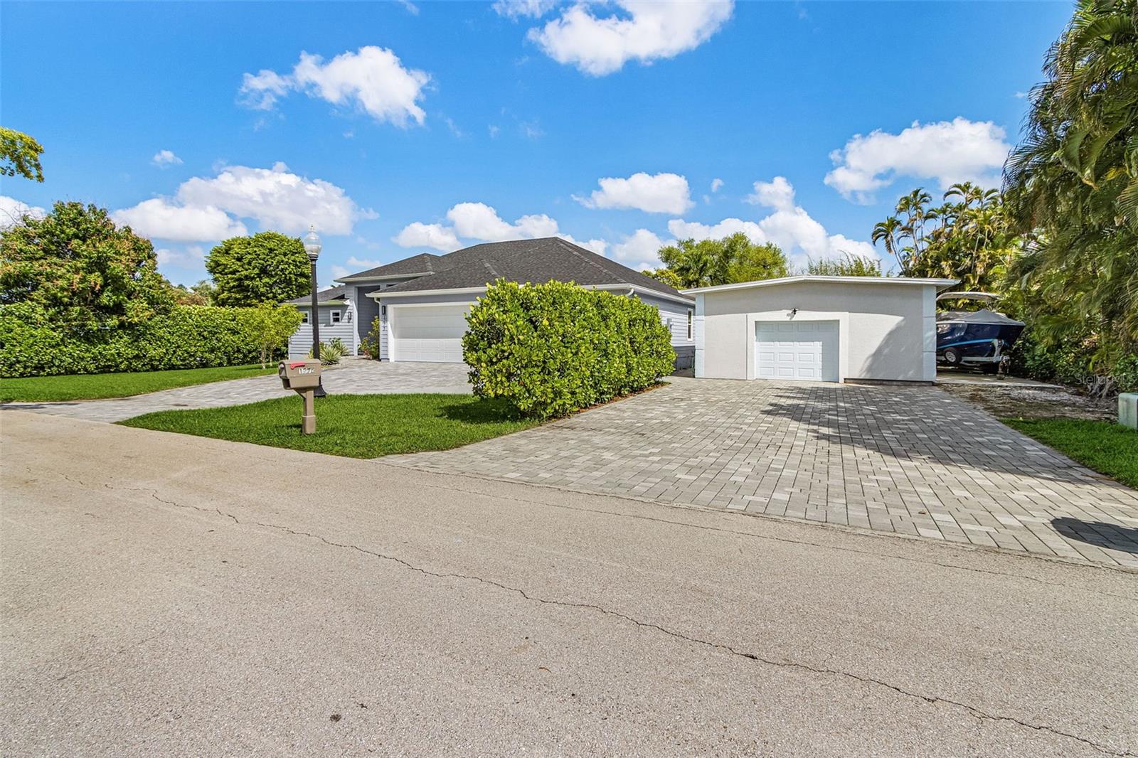 Image 4 of 50 For 1275 Carlene Avenue