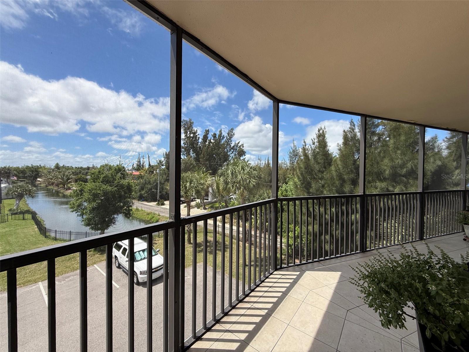 Image 20 of 49 For 25188 Marion Avenue E212