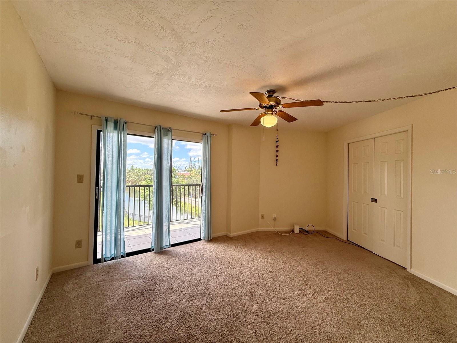 Image 22 of 49 For 25188 Marion Avenue E212