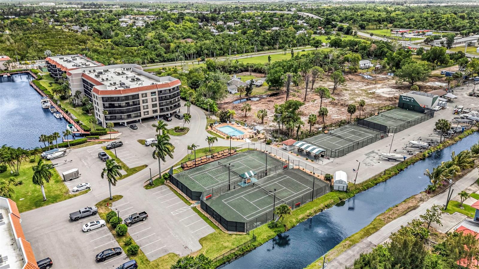 Image 37 of 49 For 25188 Marion Avenue E212