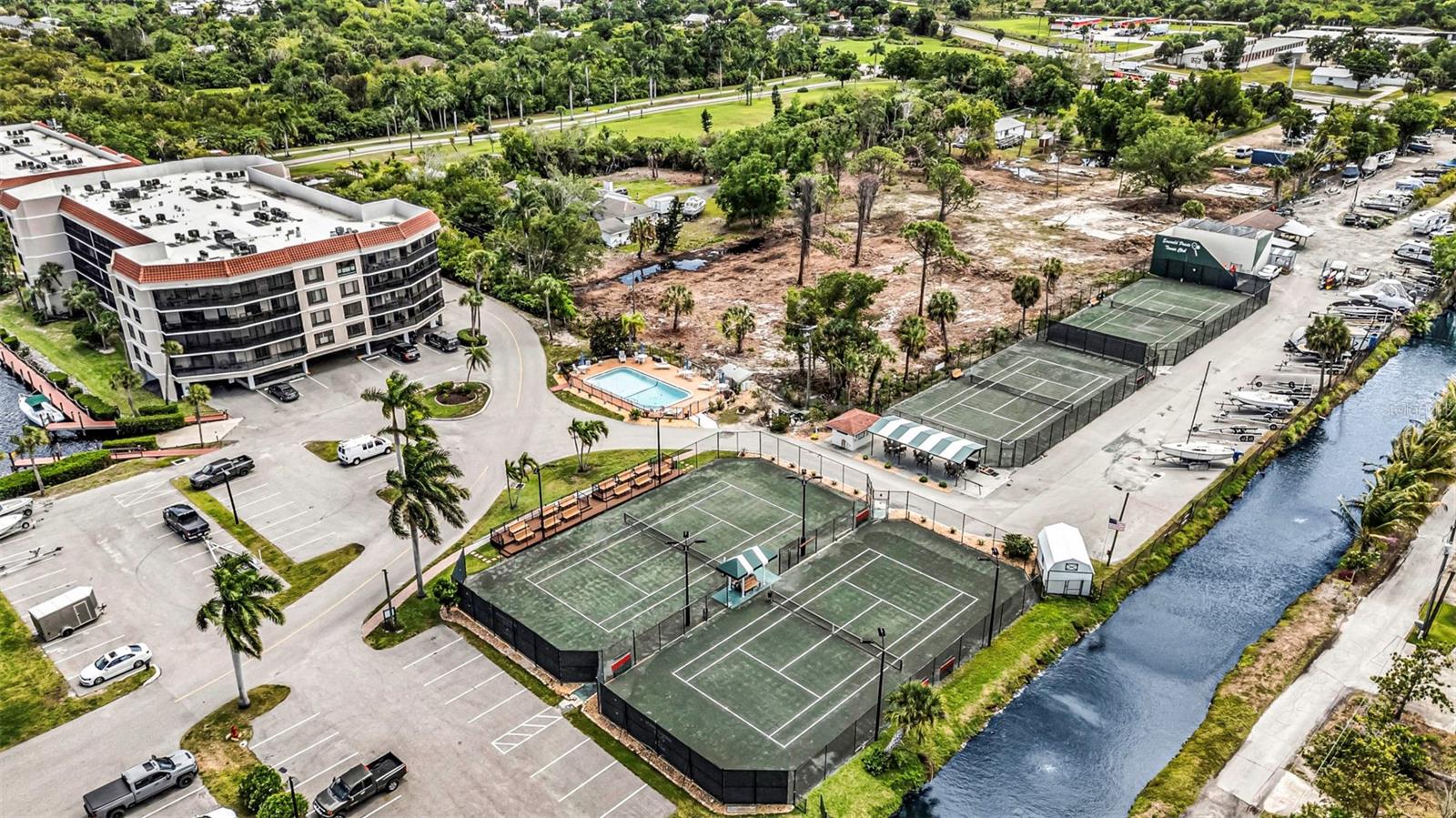 Image 38 of 49 For 25188 Marion Avenue E212