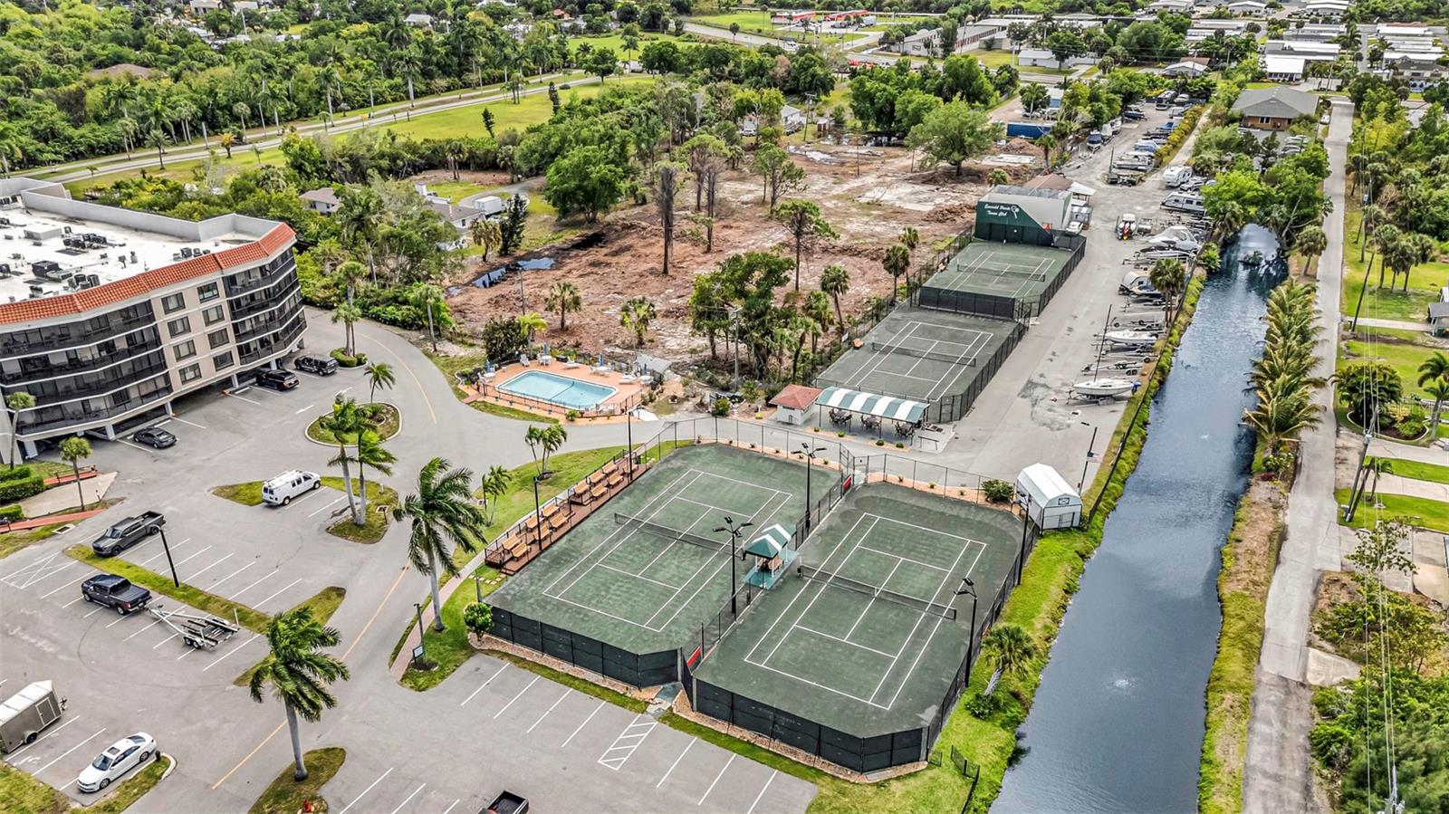 Image 39 of 49 For 25188 Marion Avenue E212