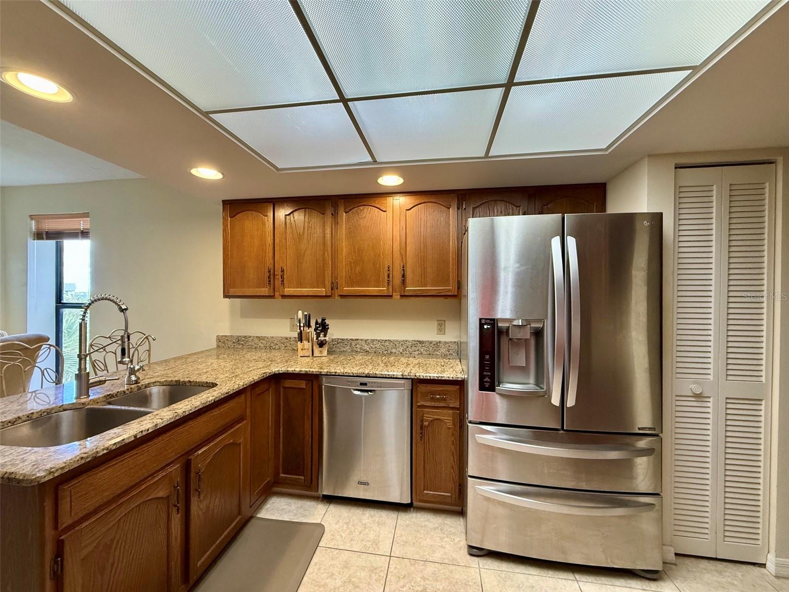 Image 6 of 49 For 25188 Marion Avenue E212