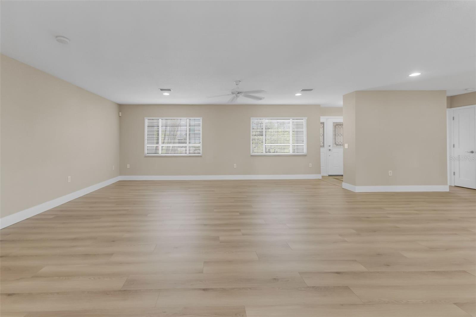 Image 10 of 69 For 28401 Coco Palm Dr