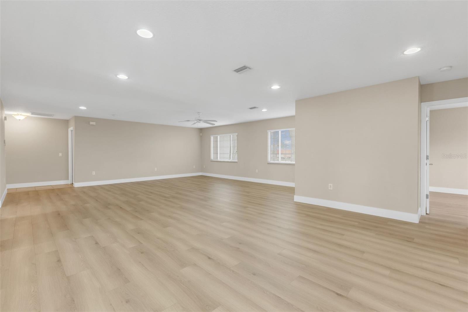 Image 12 of 69 For 28401 Coco Palm Dr