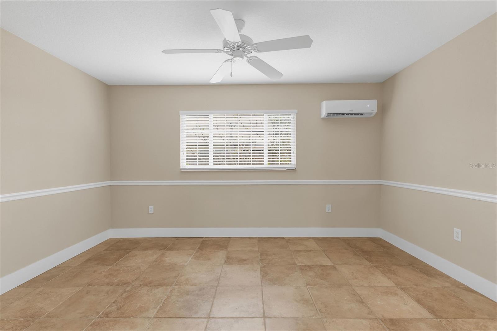 Image 14 of 69 For 28401 Coco Palm Dr