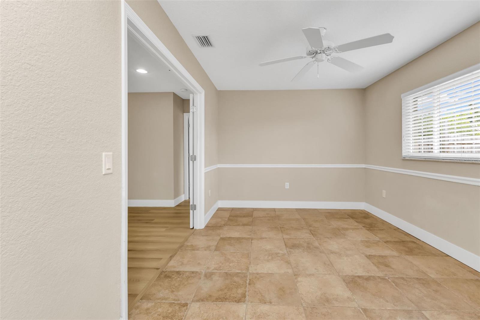 Image 16 of 69 For 28401 Coco Palm Dr