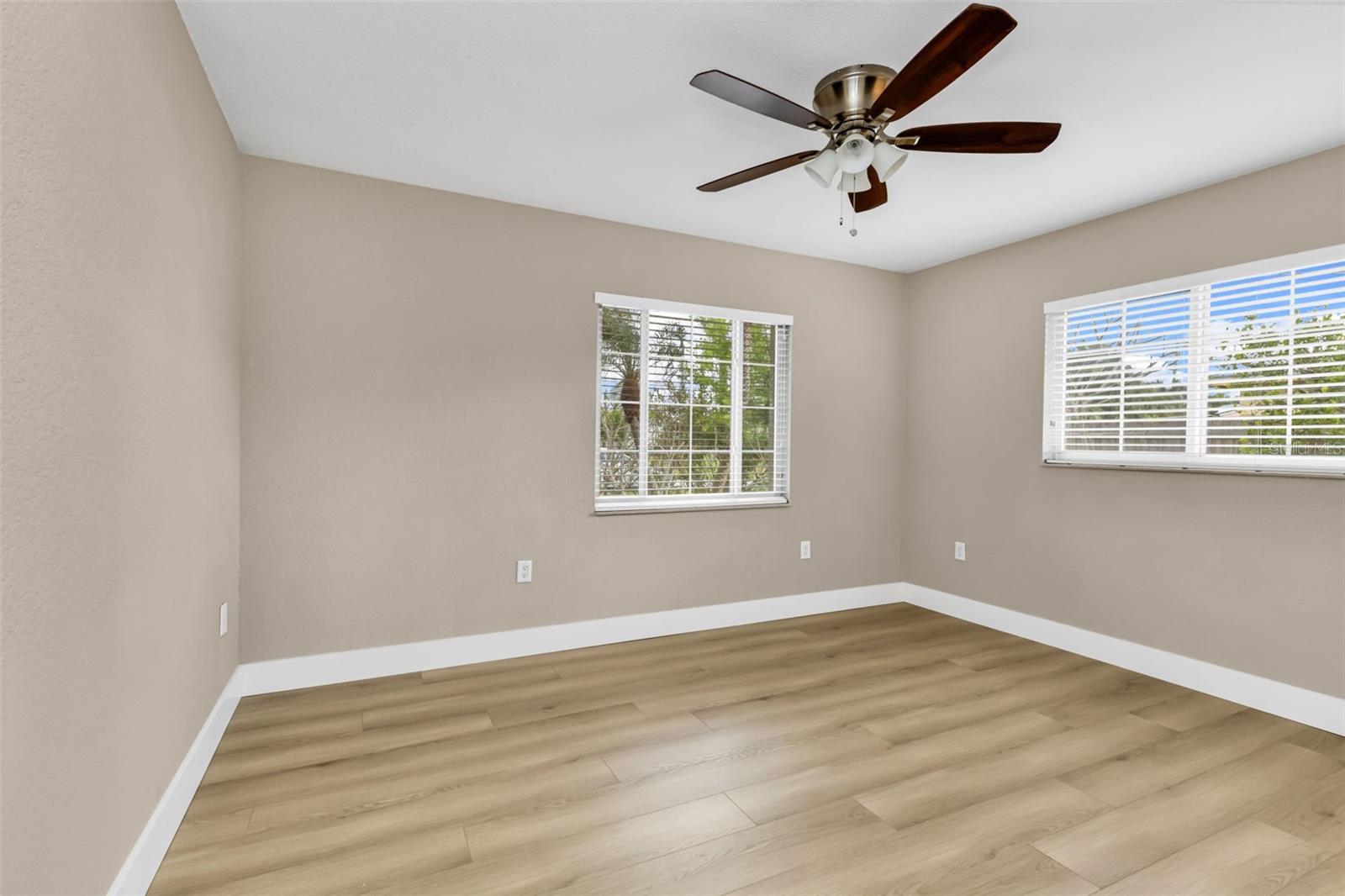 Image 17 of 69 For 28401 Coco Palm Dr