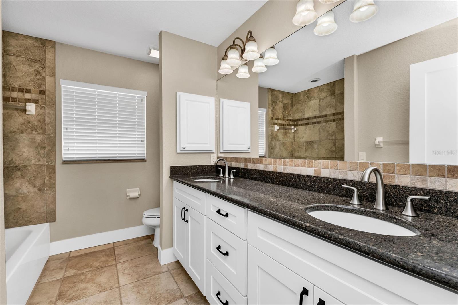 Image 19 of 69 For 28401 Coco Palm Dr