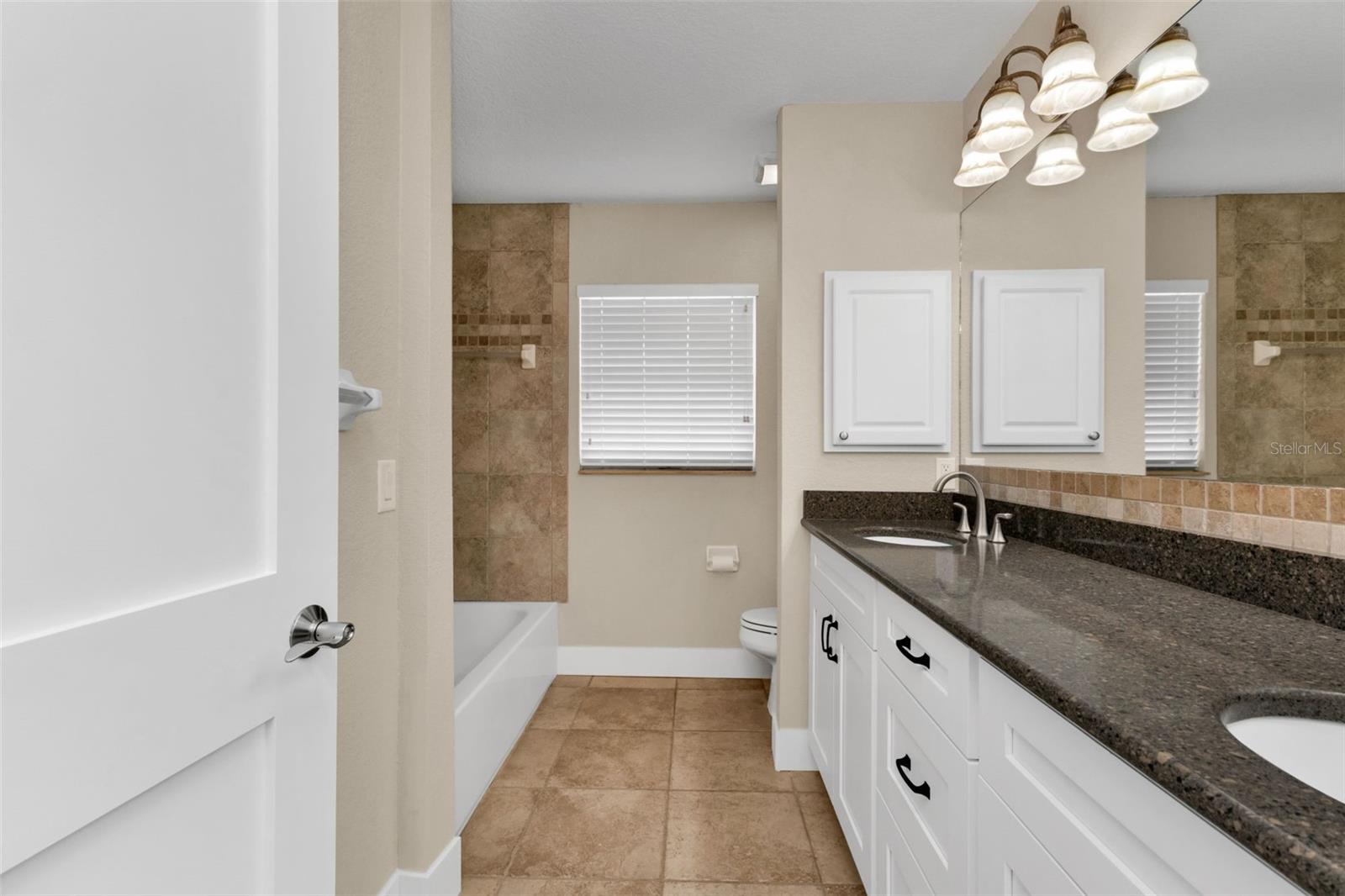 Image 20 of 69 For 28401 Coco Palm Dr