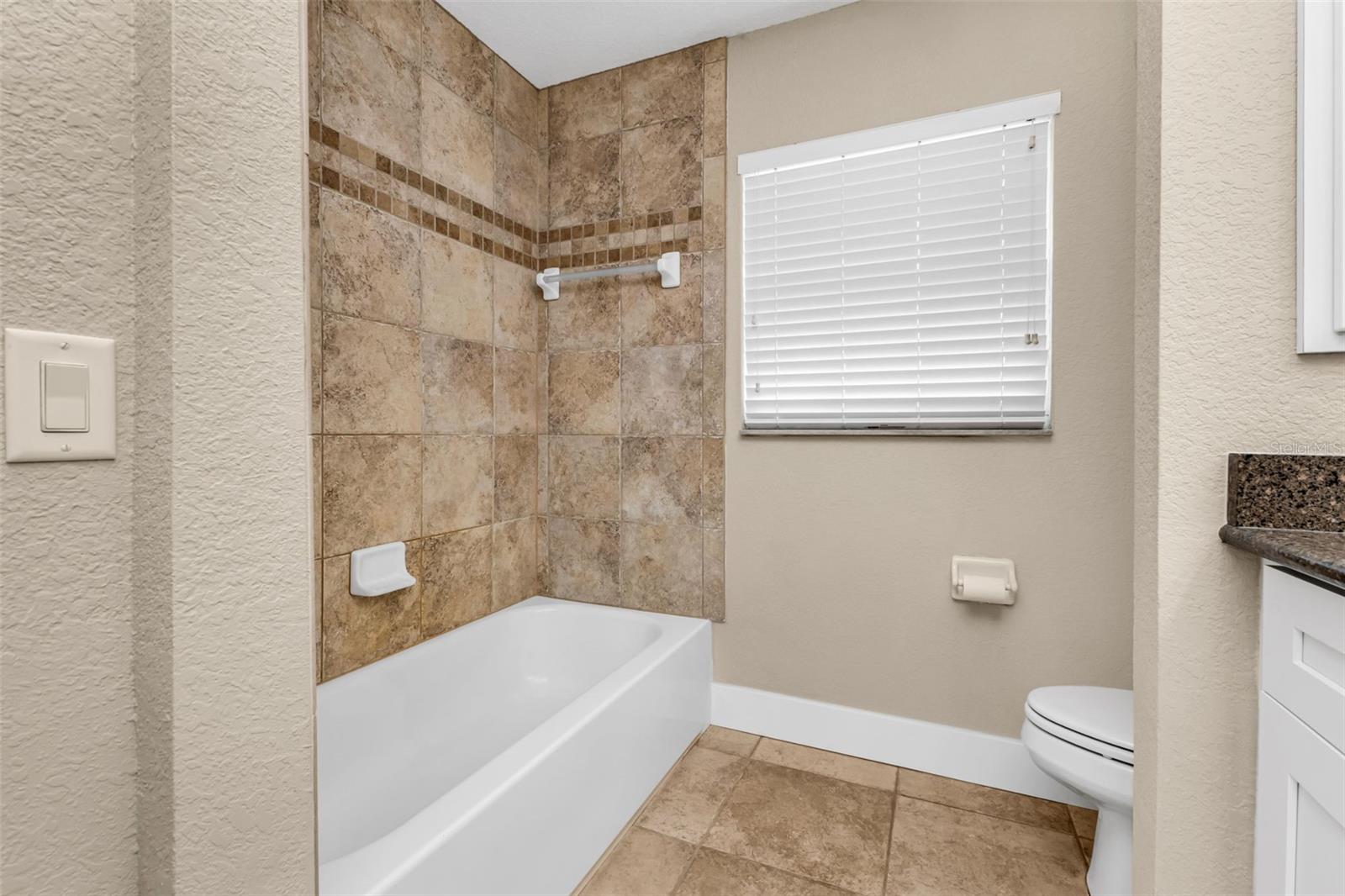 Image 21 of 69 For 28401 Coco Palm Dr