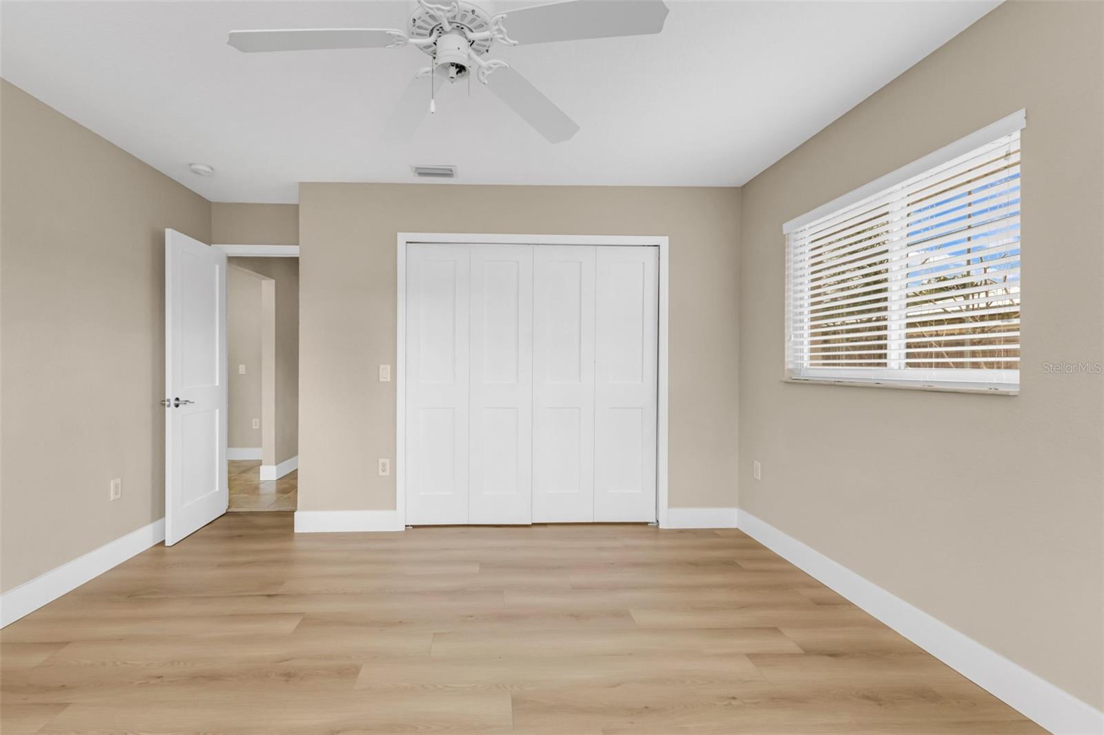 Image 24 of 69 For 28401 Coco Palm Dr