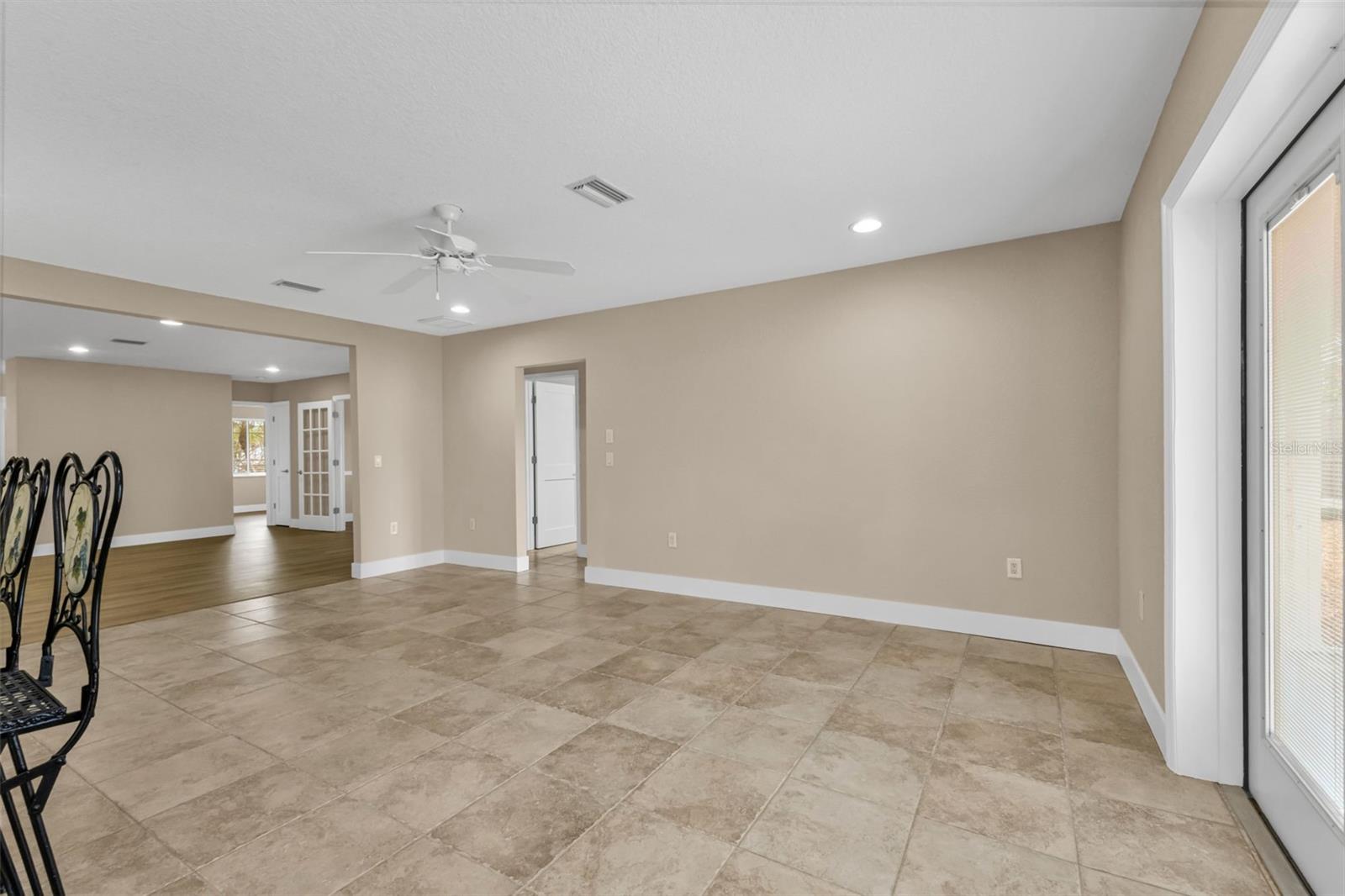 Image 26 of 69 For 28401 Coco Palm Dr