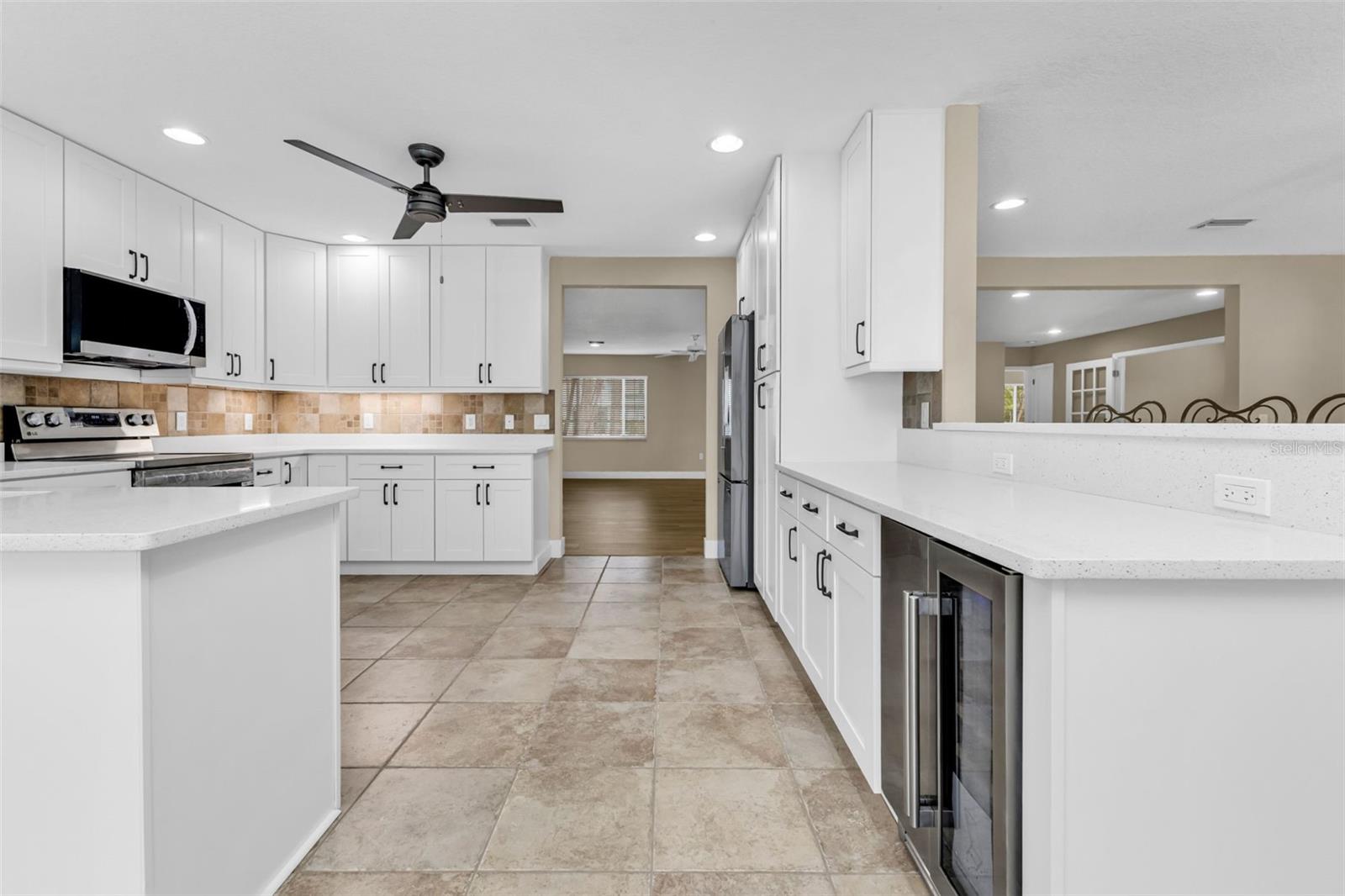 Image 32 of 69 For 28401 Coco Palm Dr