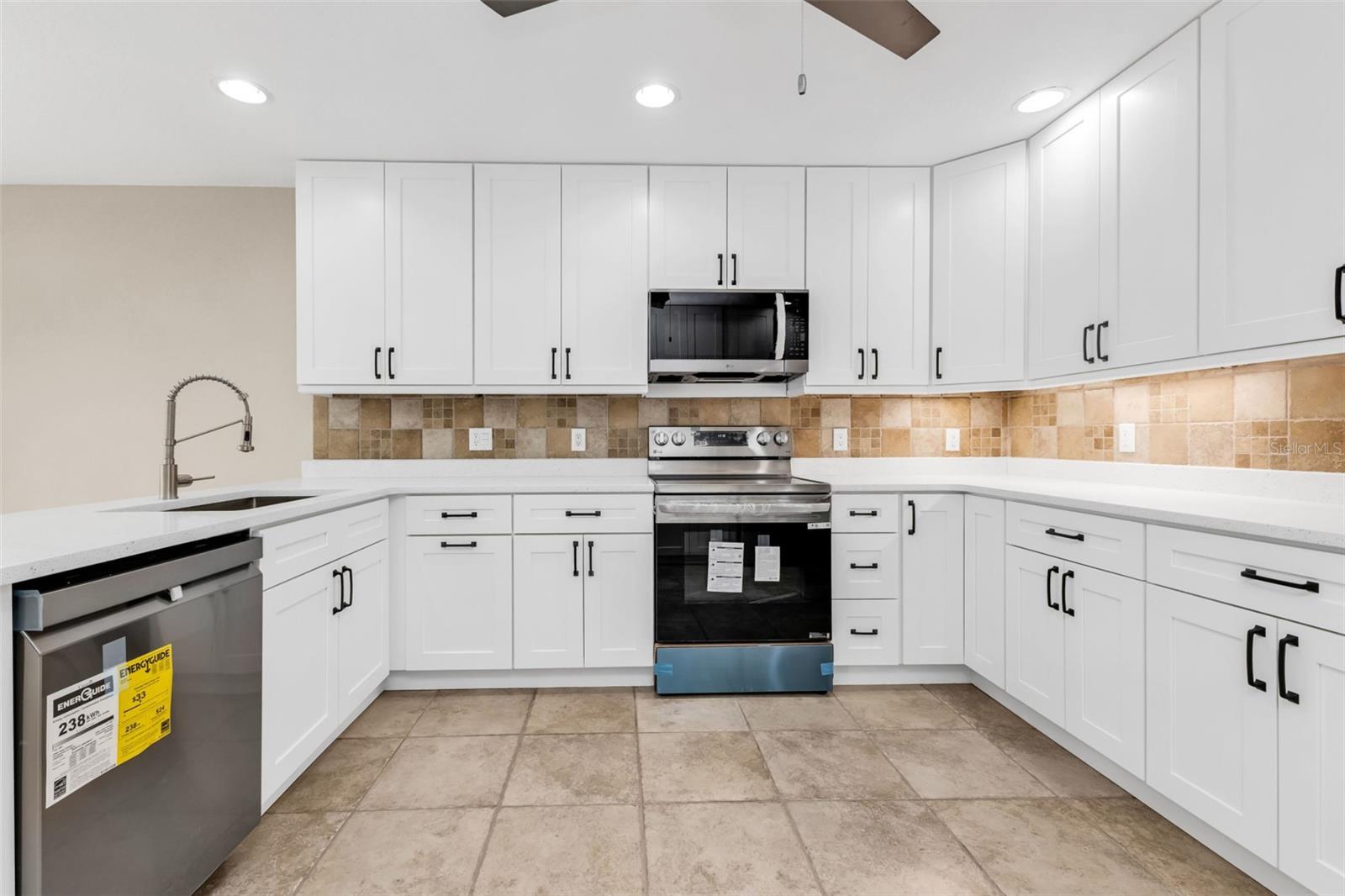 Image 34 of 69 For 28401 Coco Palm Dr