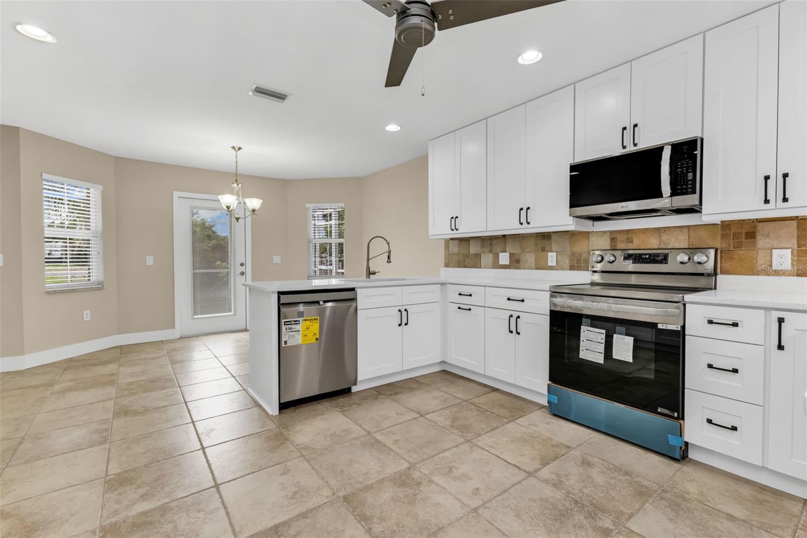 Image 35 of 69 For 28401 Coco Palm Dr