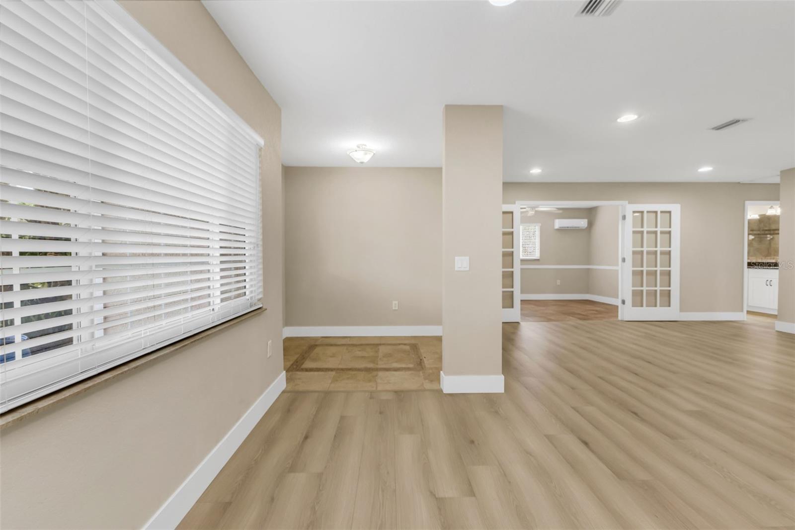 Image 7 of 69 For 28401 Coco Palm Dr