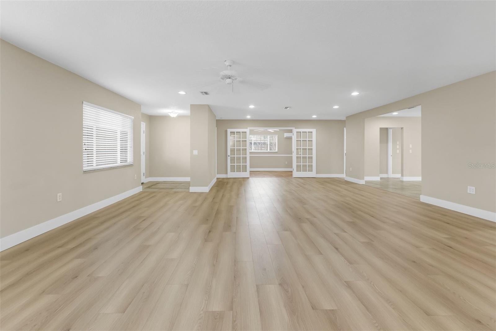 Image 9 of 69 For 28401 Coco Palm Dr