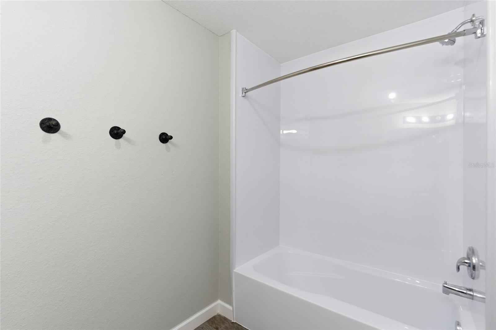 Image 13 of 25 For 3310 Ames Street