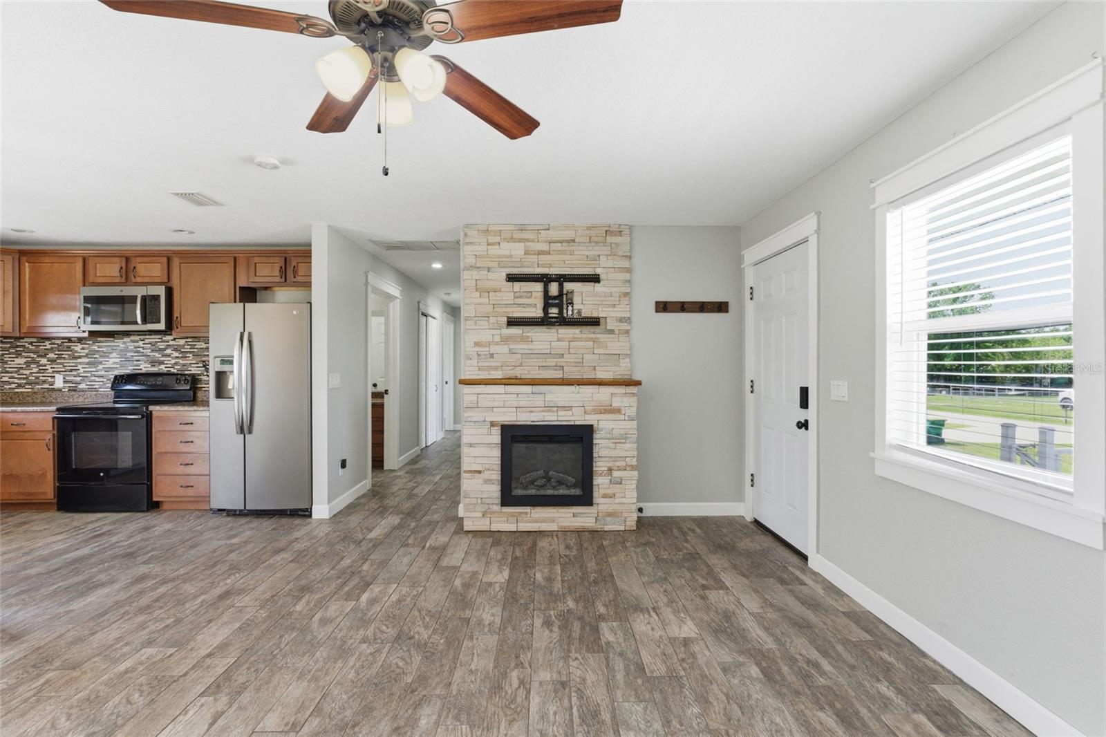 Image 4 of 25 For 3310 Ames Street